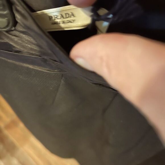 Black PRADA pencil skirt! - Picture 2 of 7